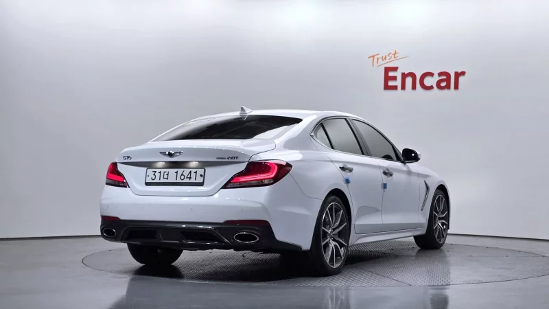 Genesis G70