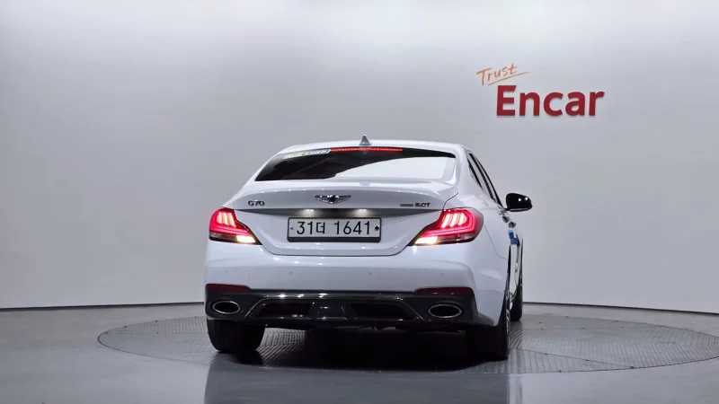 Genesis G70