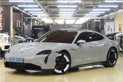 Porsche TAYCAN