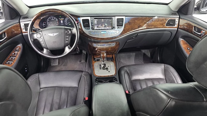 Hyundai Genesis