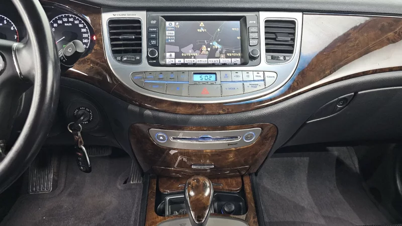Hyundai Genesis