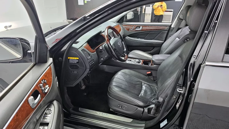 Hyundai Equus