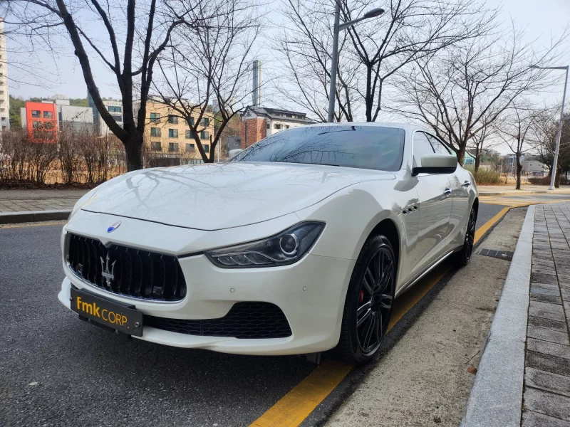 Maserati GHIBLI