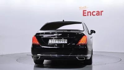 Genesis EQ900