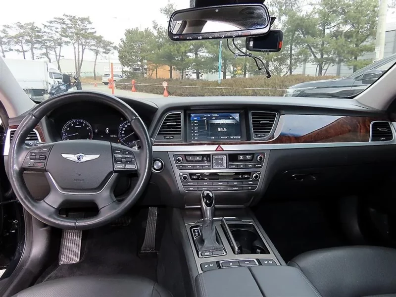 Hyundai Genesis