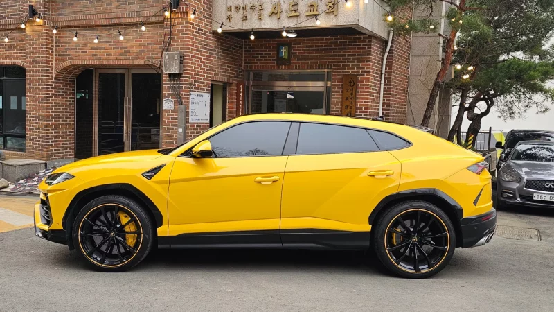 Lamborghini URUS
