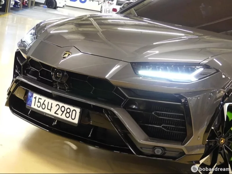 Lamborghini URUS