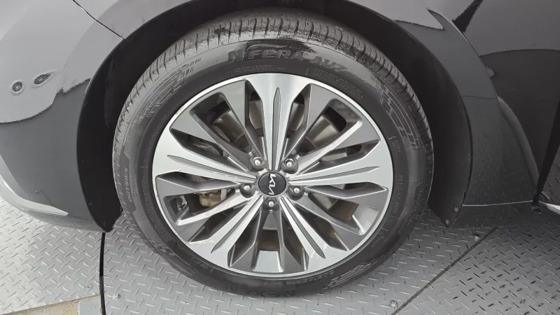 Kia K8