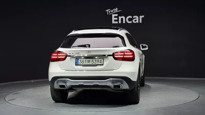 Mercedes-Benz GLA-Class