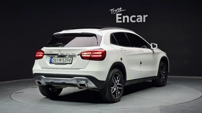 Mercedes-Benz GLA-Class