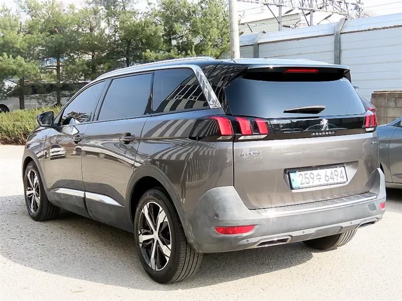 Peugeot 5008