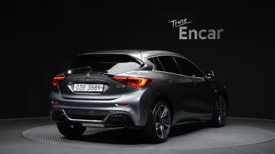 Infiniti Q30