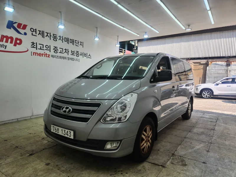 Hyundai Starex