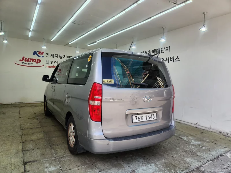 Hyundai Starex
