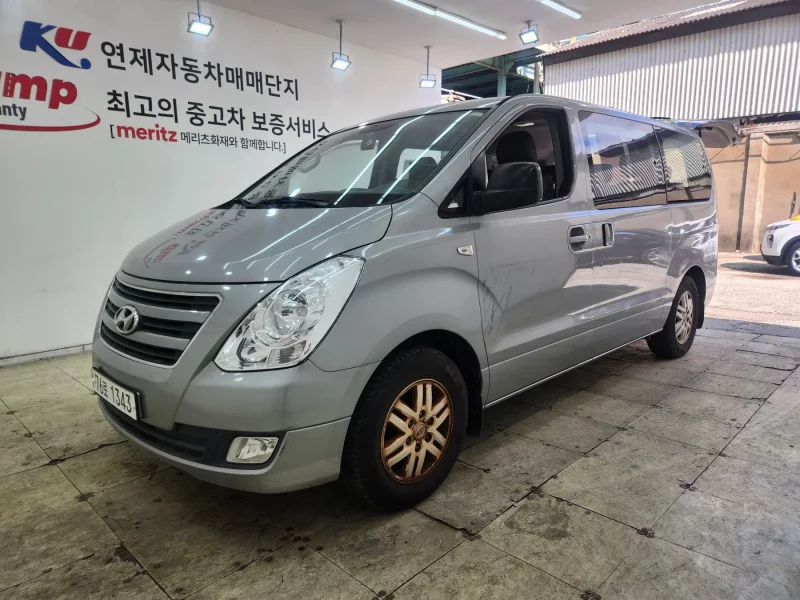 Hyundai Starex