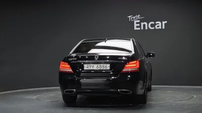 Hyundai Equus