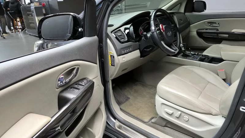 Kia Carnival