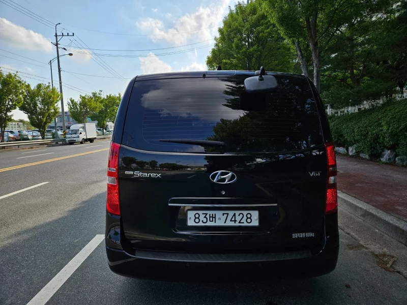 Hyundai Starex