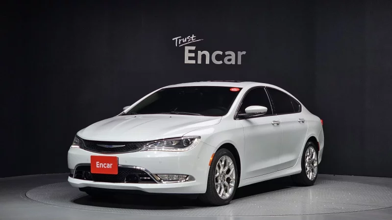 Chrysler 200