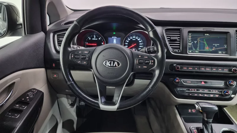 Kia Carnival