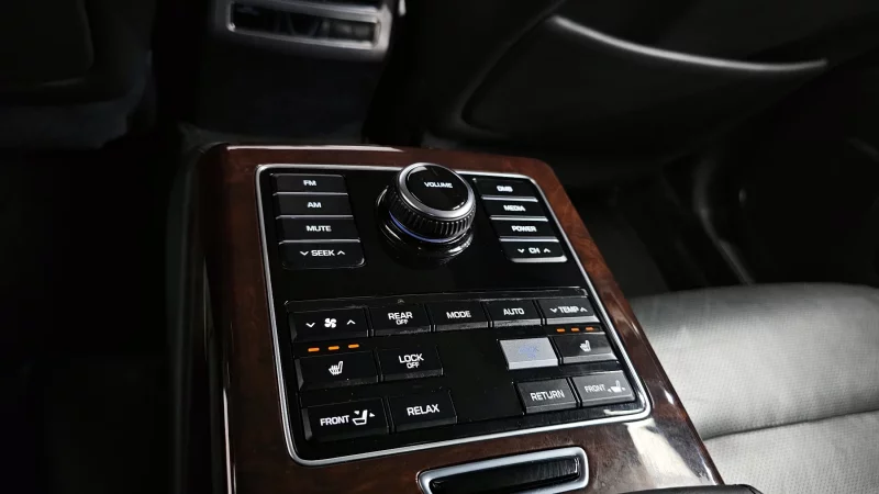 Hyundai Equus