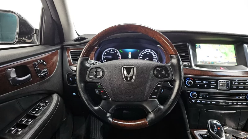 Hyundai Equus