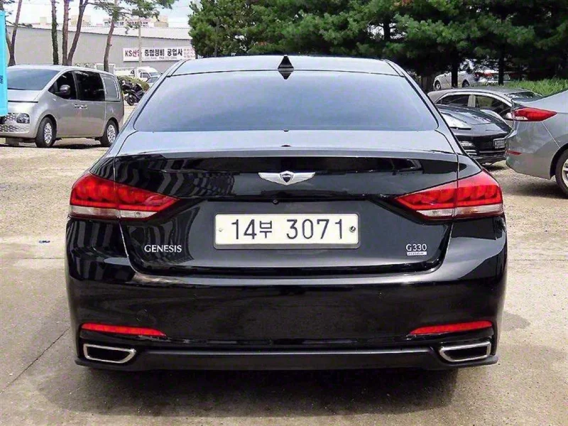 Hyundai Genesis