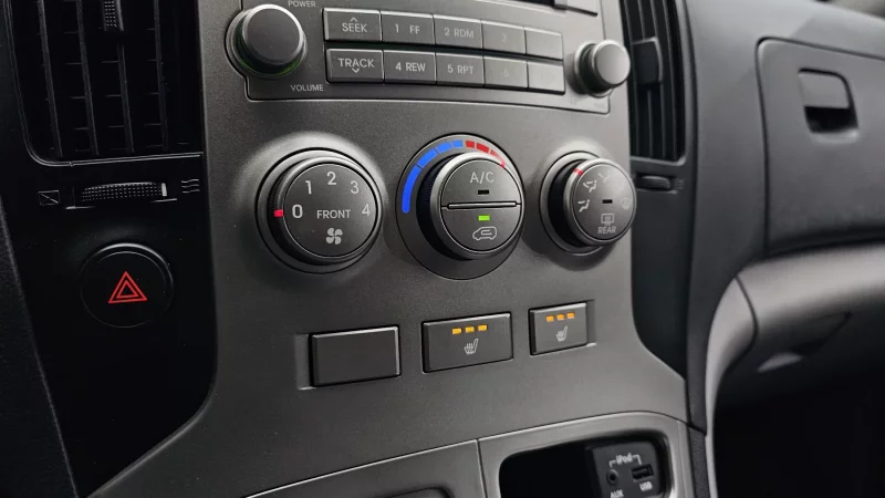 Hyundai Starex