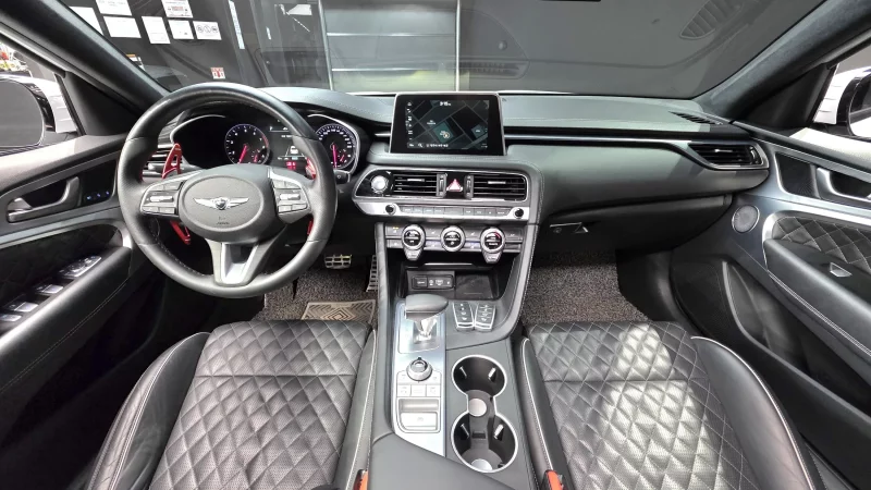 Genesis G70