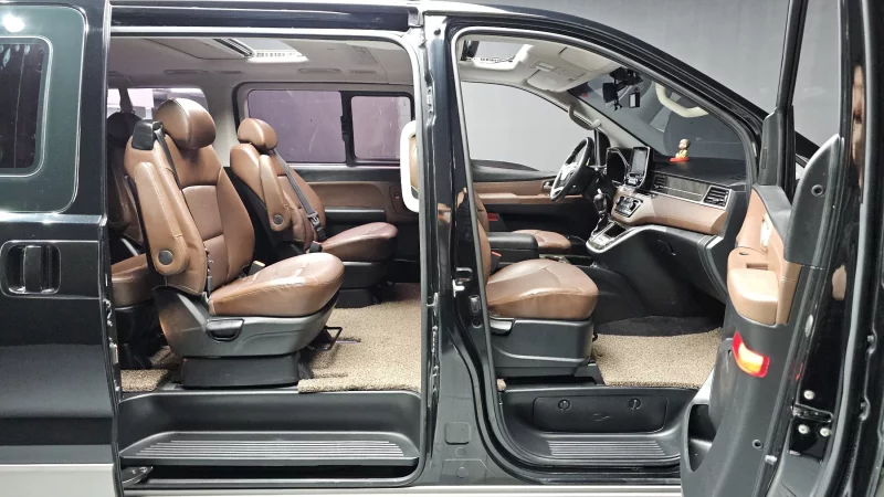 Hyundai Starex