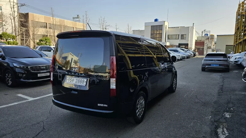 Hyundai Staria