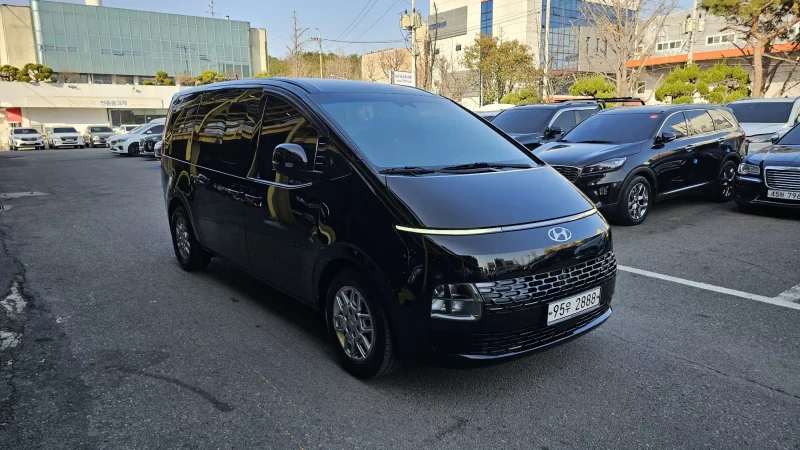 Hyundai Staria