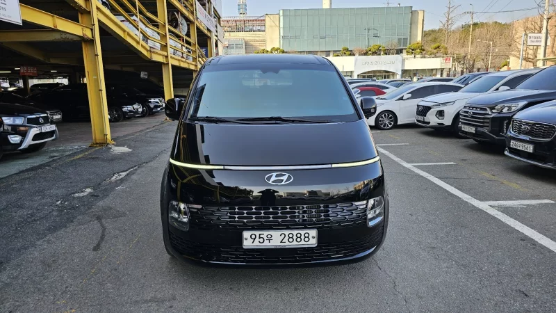 Hyundai Staria
