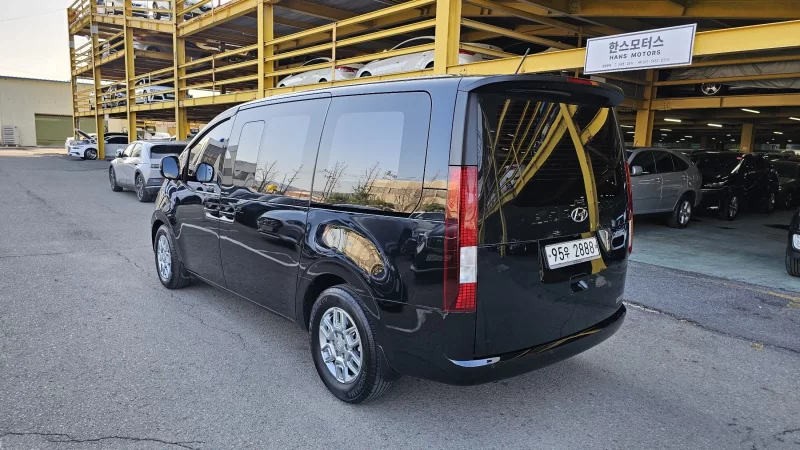 Hyundai Staria