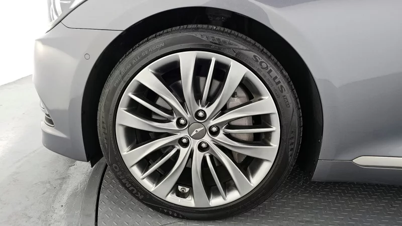 Hyundai Genesis