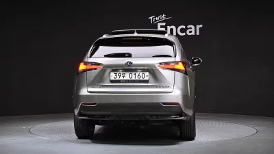 Lexus NX300h