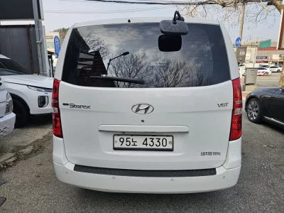 Hyundai Starex