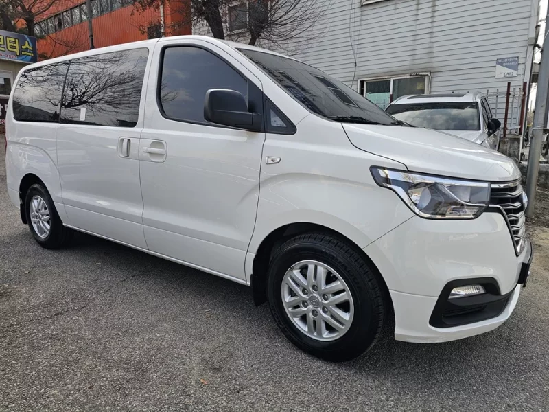 Hyundai Starex
