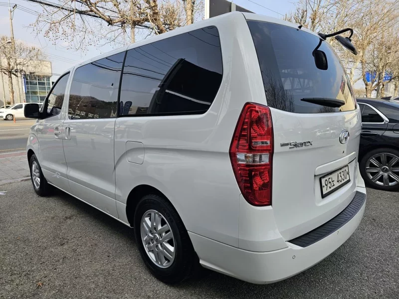Hyundai Starex