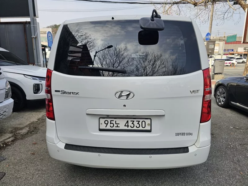 Hyundai Starex