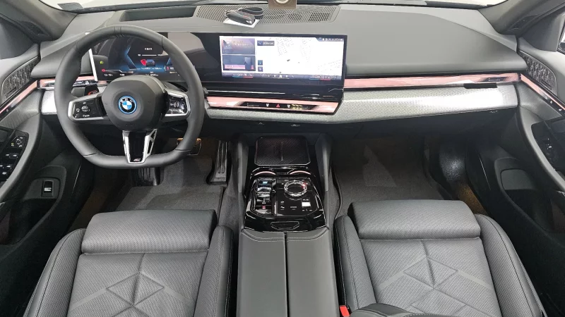 BMW i5