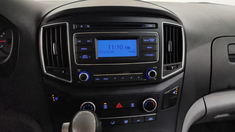Hyundai Starex