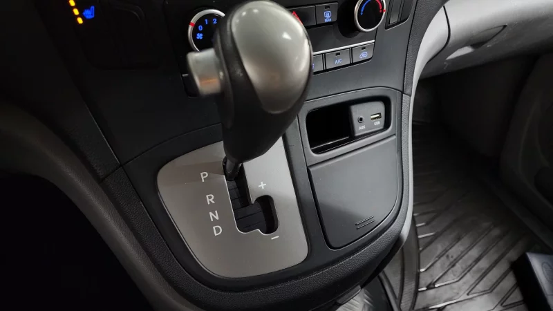 Hyundai Starex