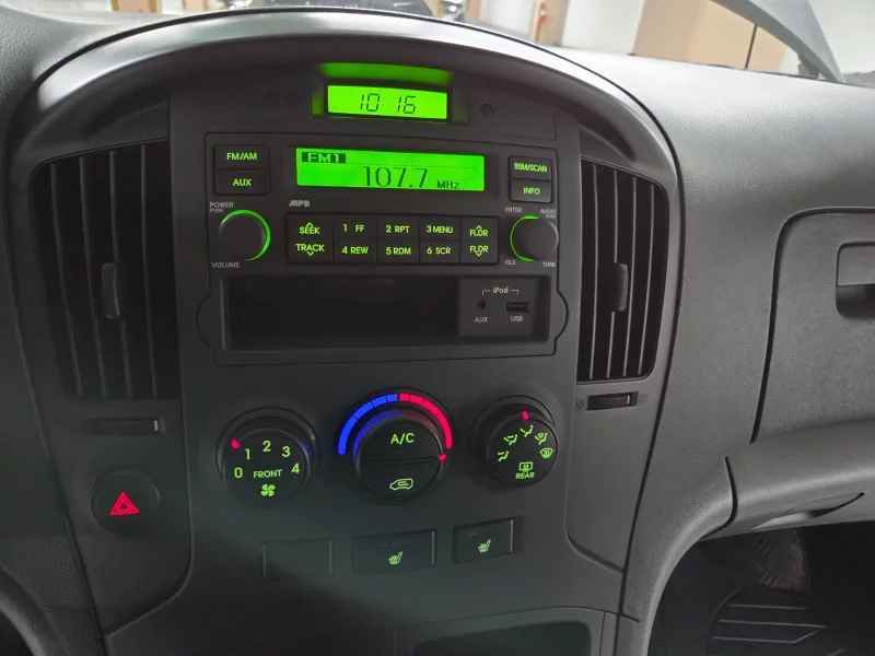 Hyundai Starex