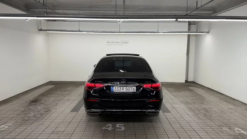 Mercedes-Benz S-Class
