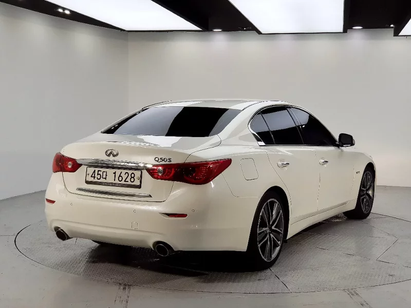 Infiniti Q50
