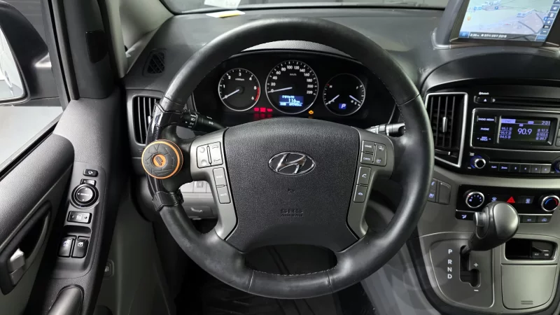 Hyundai Starex