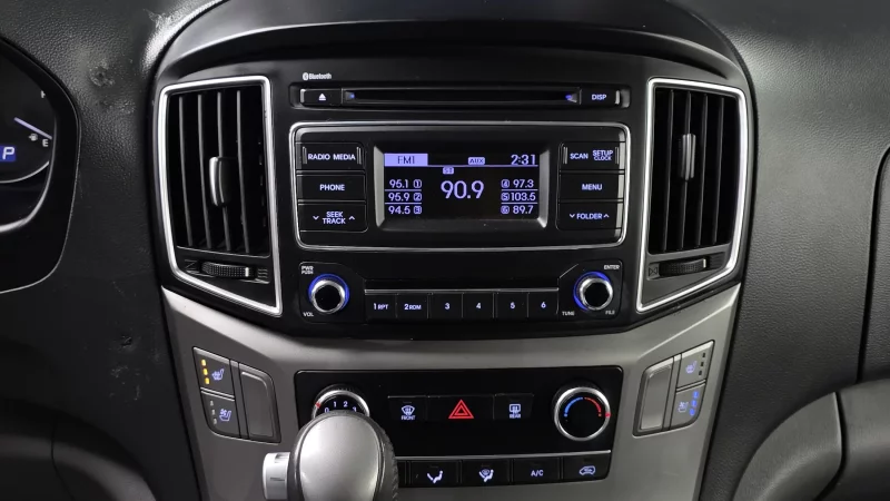 Hyundai Starex