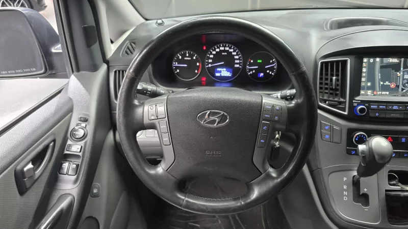 Hyundai Starex