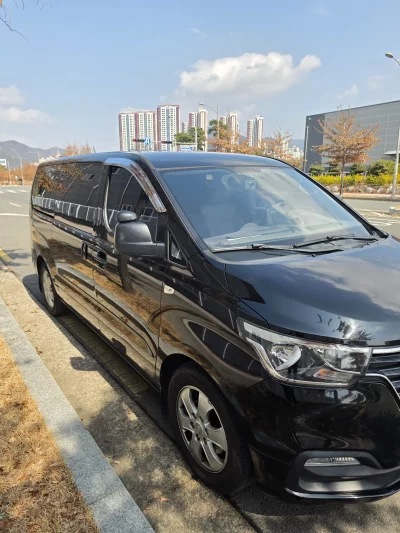 Hyundai Starex